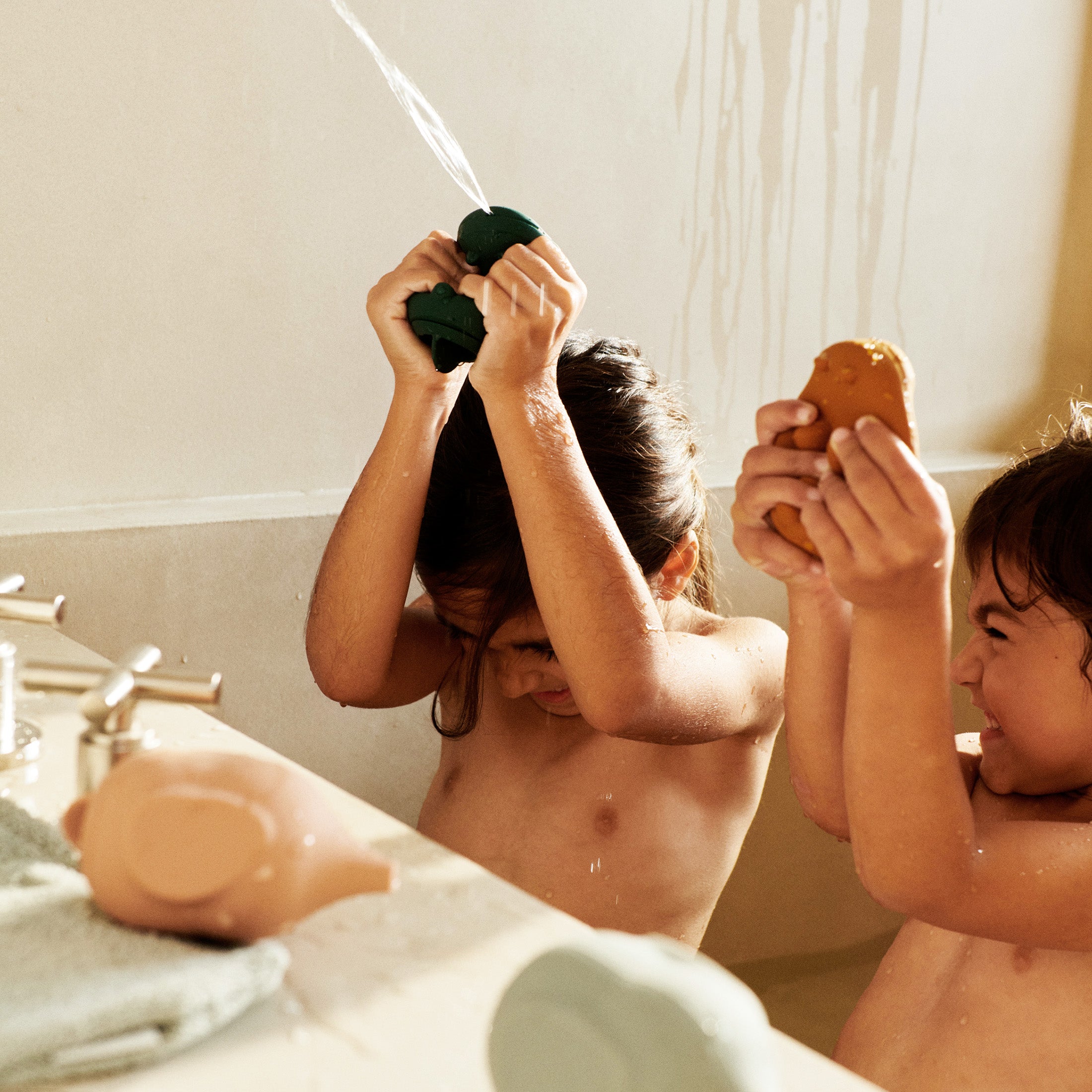 Herring & Bones - Concept Store Joyeux - LIEWOOD - Peluches et Jouets - Lot de 4 jouets pour le bain "Carolina"