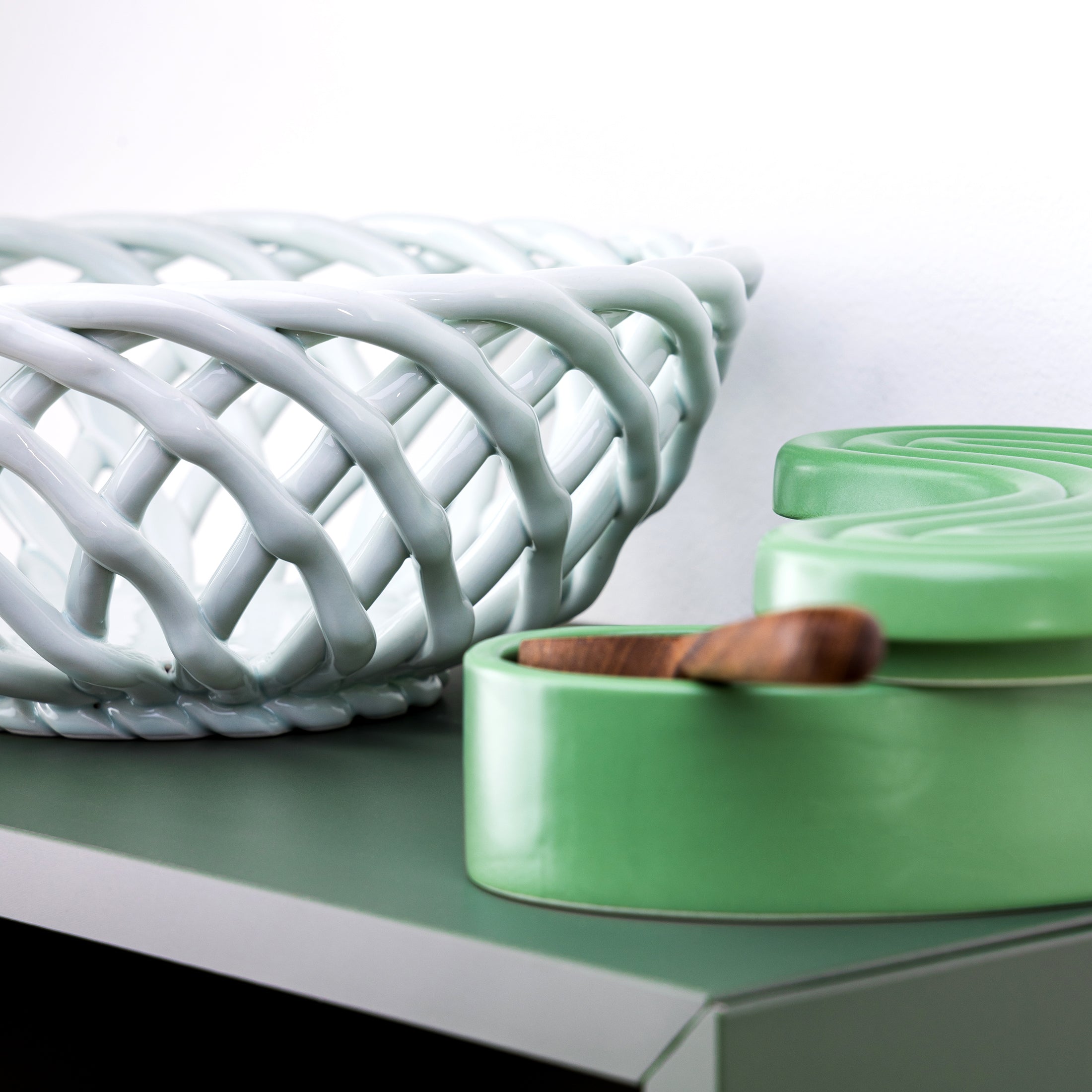 Herring & Bones - Concept Store Joyeux - Octaevo - Corbeilles - Grande corbeille en céramique "Sicilia"