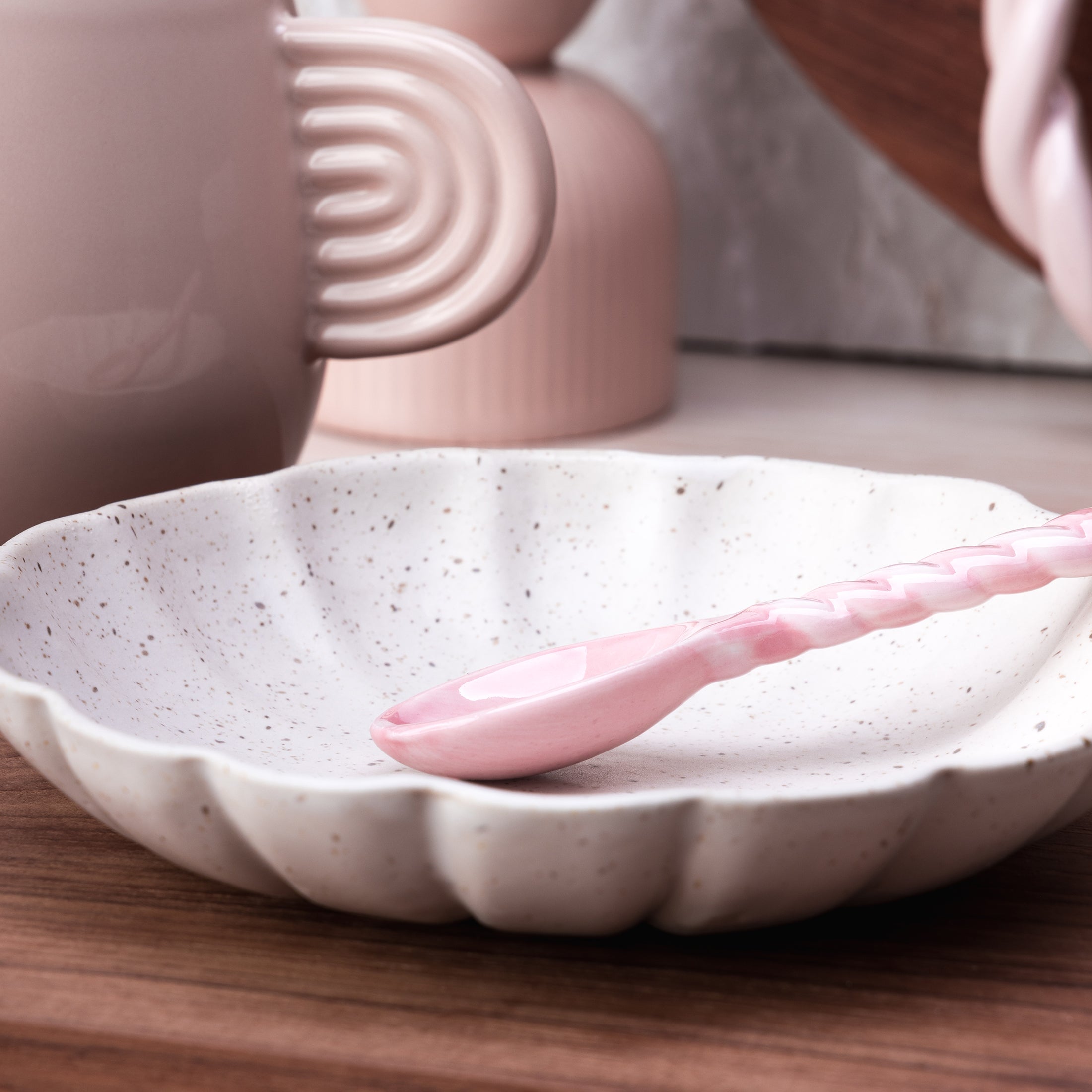 Herring & Bones - Concept Store Joyeux - Jeda Céramique - Assiettes - Petite assiette "Fleurs" Stracciatella