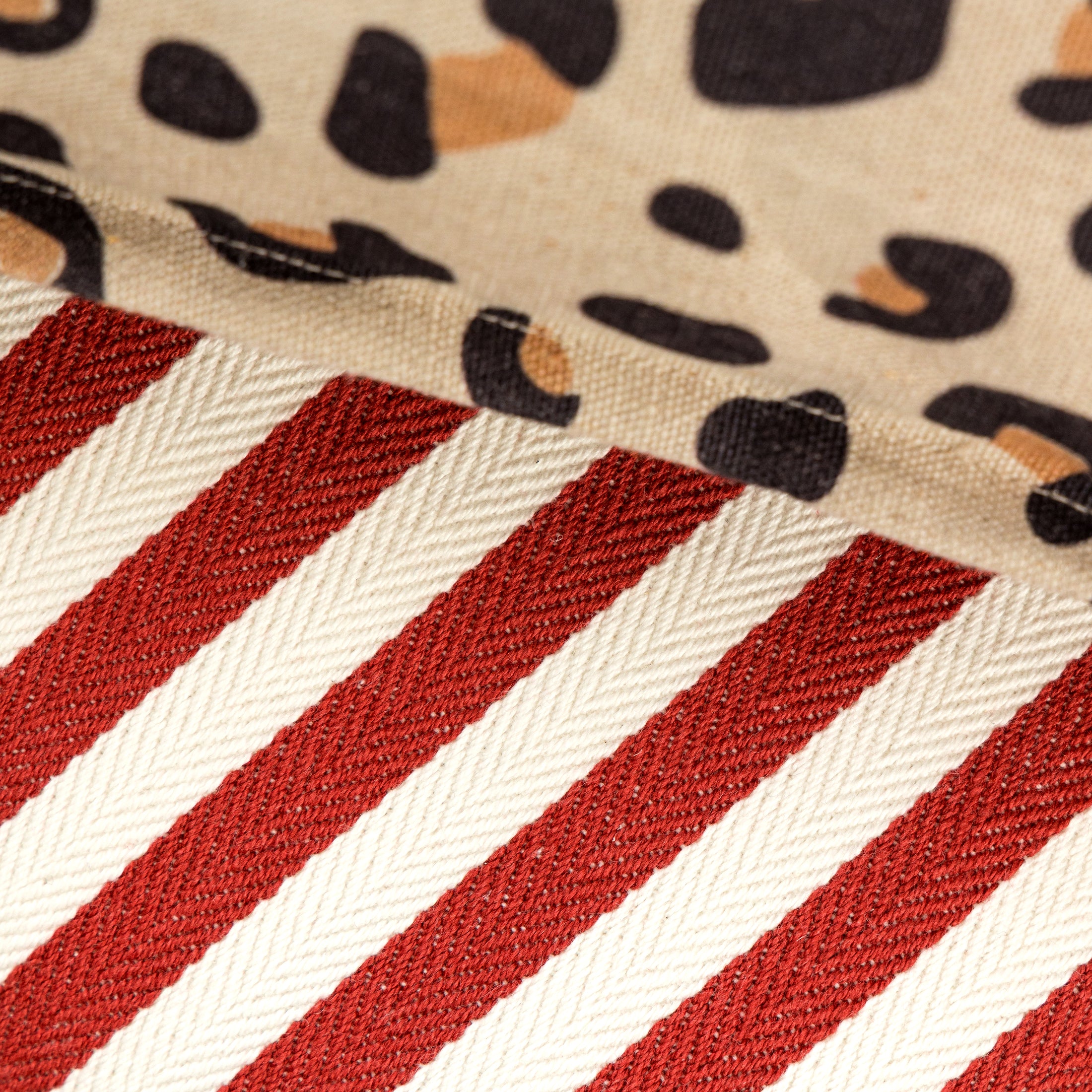 Herring & Bones - Concept Store Joyeux - Gabrielle Paris - Coussins - Coussin en lin Léopard