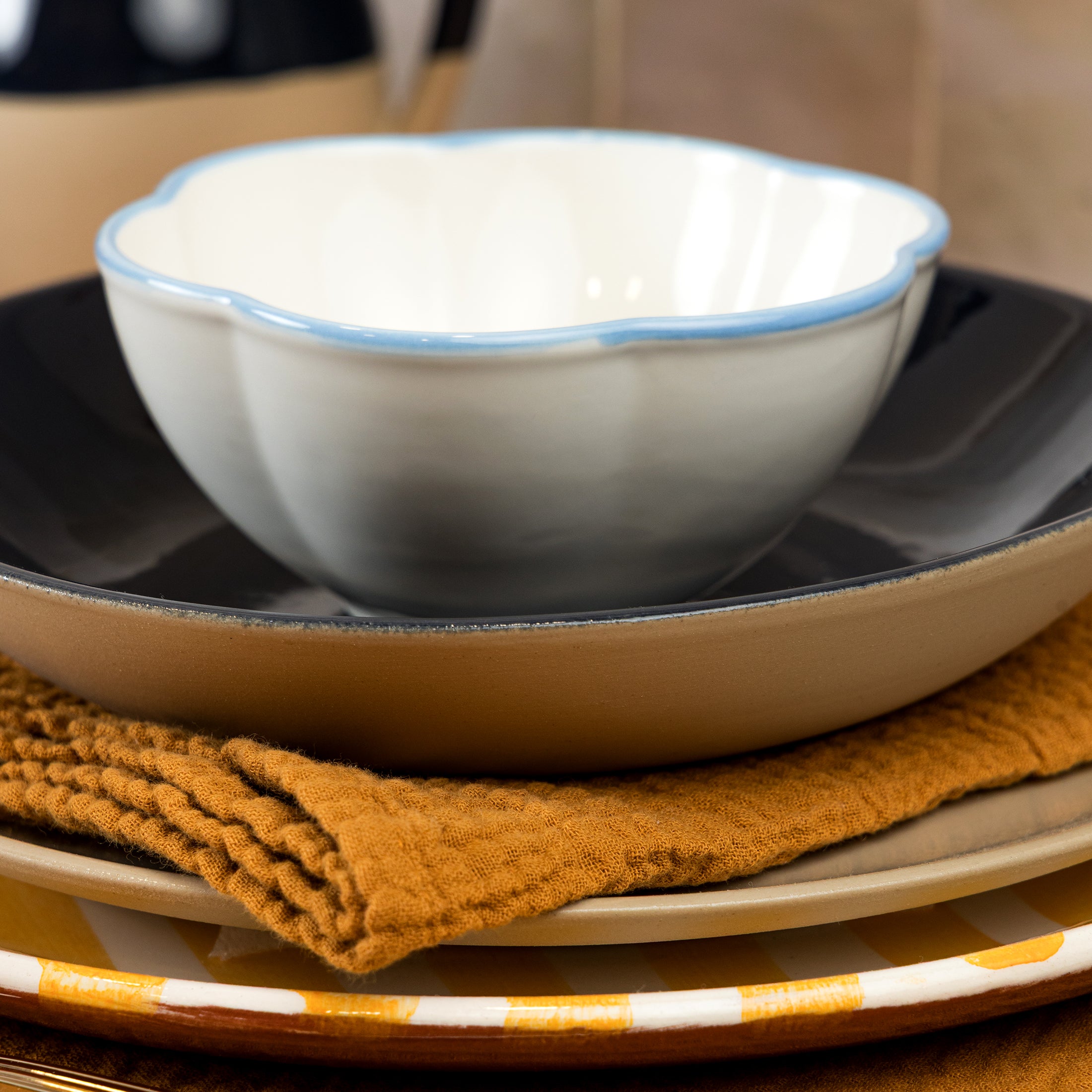 Herring & Bones - Concept Store Joyeux - La Manufacture de Digoin - Assiettes - Assiette creuse en grès