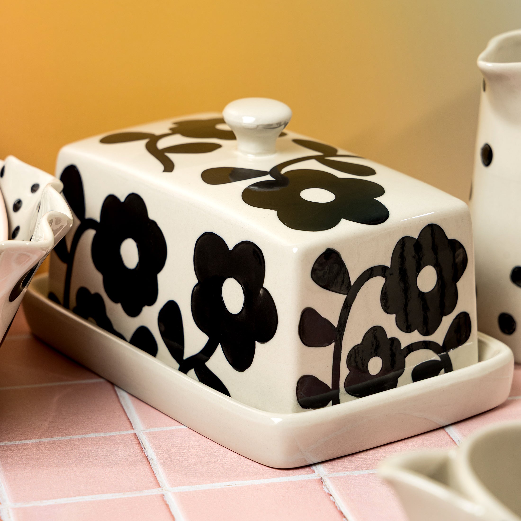 Herring & Bones - Concept Store Joyeux - Caroline Gardner - Beurriers - Beurrier en céramique "Flower"