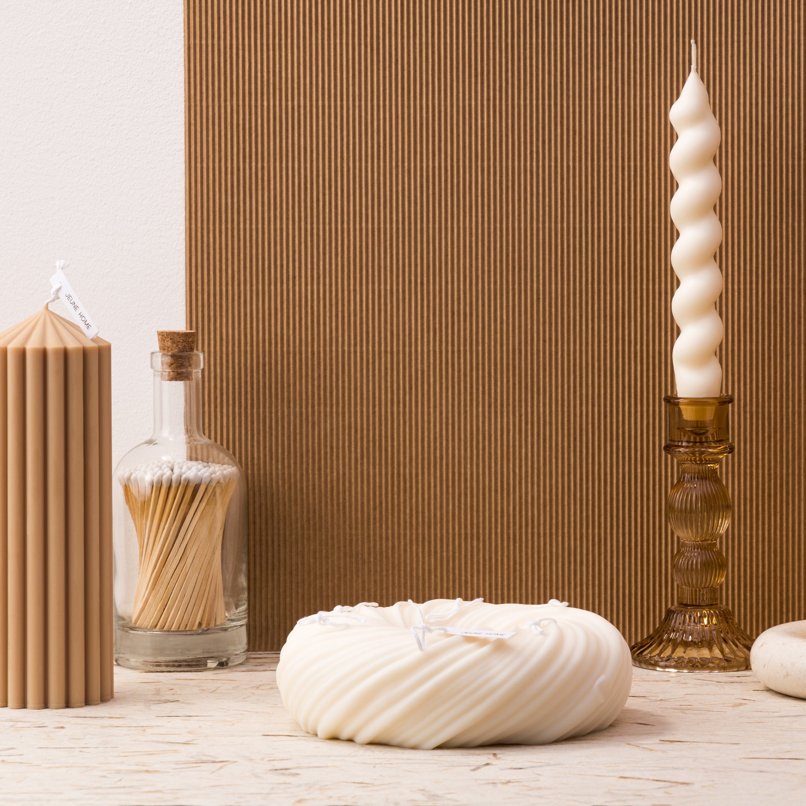 Herring & Bones - Concept Store Joyeux - Jeune Home - Bougies Déco - Bougie centre de table "Couronne"