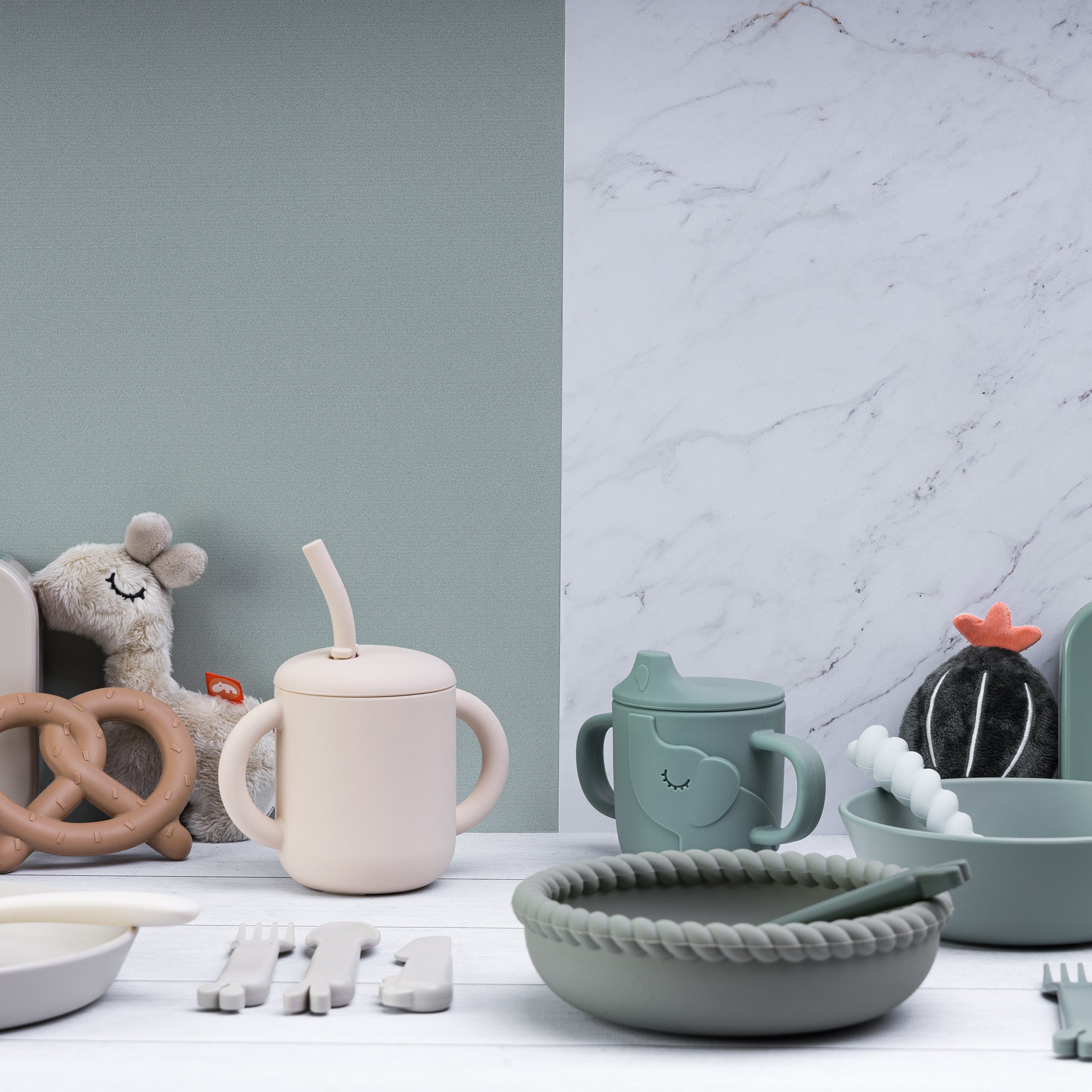 Herring & Bones - Concept Store Joyeux - OYOY Mini - Ensembles - Ensemble assiette et bol en silicone "Mellow"