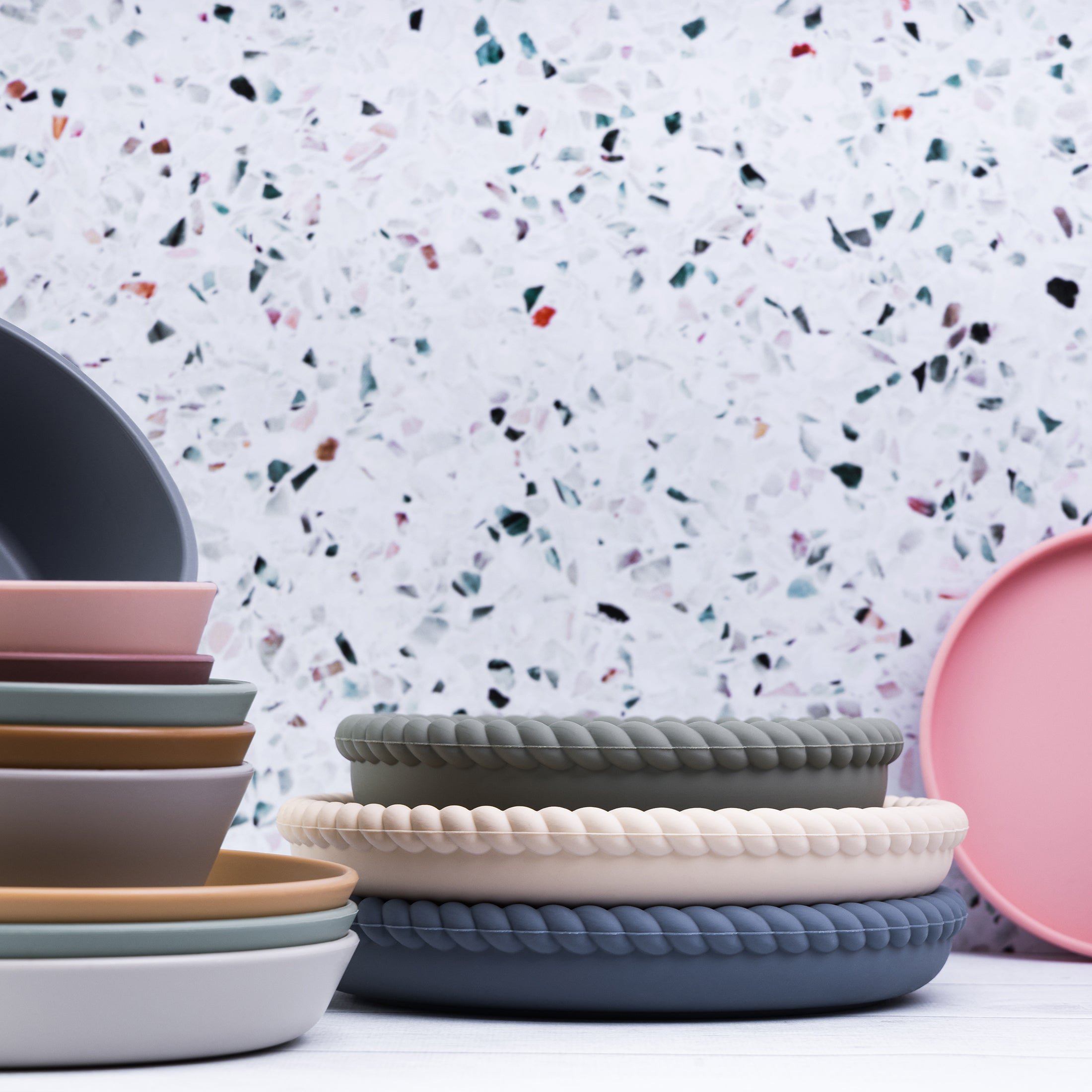 Herring & Bones - Concept Store Joyeux - OYOY Mini - Ensembles - Ensemble assiette et bol en silicone "Mellow"