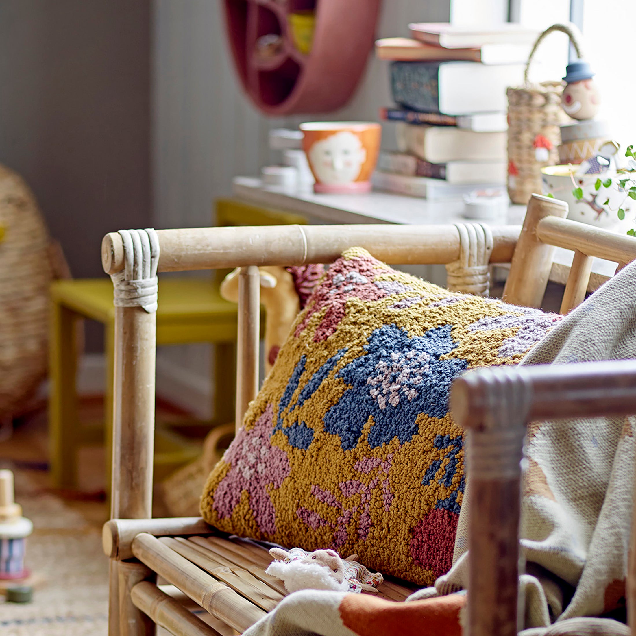 Herring & Bones - Concept Store Joyeux - Bloomingville Mini - Coussins Enfants - Coussin tufté coloré "Fille"